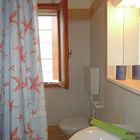 Relaxing With Private Garden 250m From The Sea Apartment