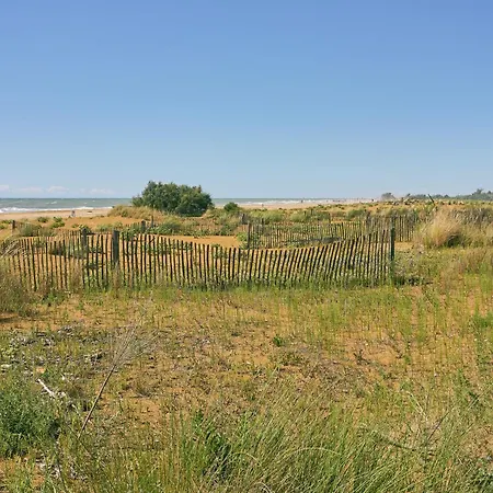 Apartament Relaxing With Private Garden 250m From The Sea