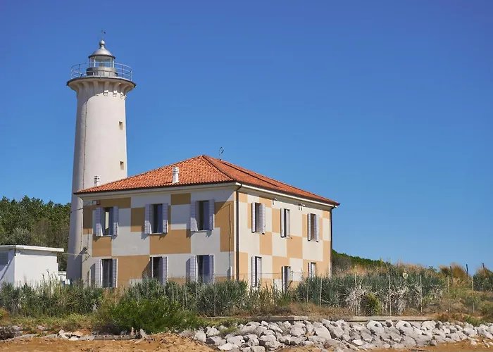 Relaxing With Private Garden Near The Sea