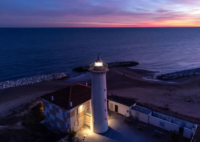 Relaxing With Private Garden Near The Sea *